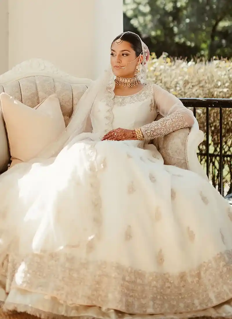 White Bridal Pakistani Dress 1 R (2) White Bridal Pakistani Dress 1 R (2)