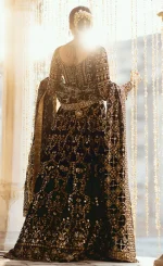 Velvet Choli with Lehenga​ For Wedding Guests (2)